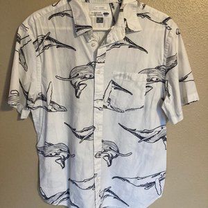 OLD NAVY SLIM FIT WHITE XL SHIRT WITH WHALES - HUMPBACK WHALES - WHALE POD -
